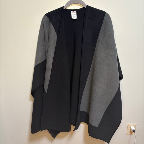 Woolrich Blanket Wrap Grey & Black Colorblock Soft Sweater One Size Reversible - Picture 1 of 6